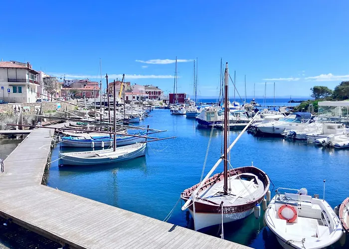 Fronte Mare Nel Cuore Di Стинтино